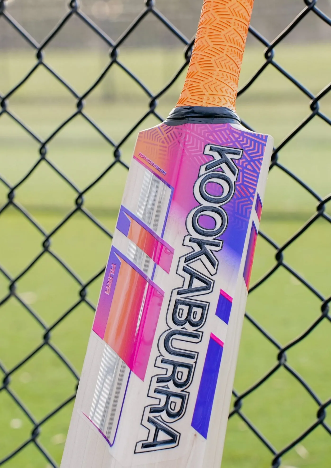 Kookaburra Aura Pro 2.0 Bat